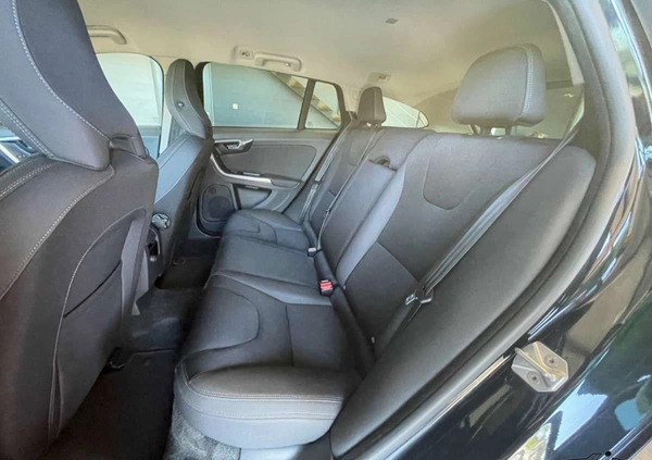 Volvo V60 cena 45500 przebieg: 204000, rok produkcji 2014 z Praszka małe 254